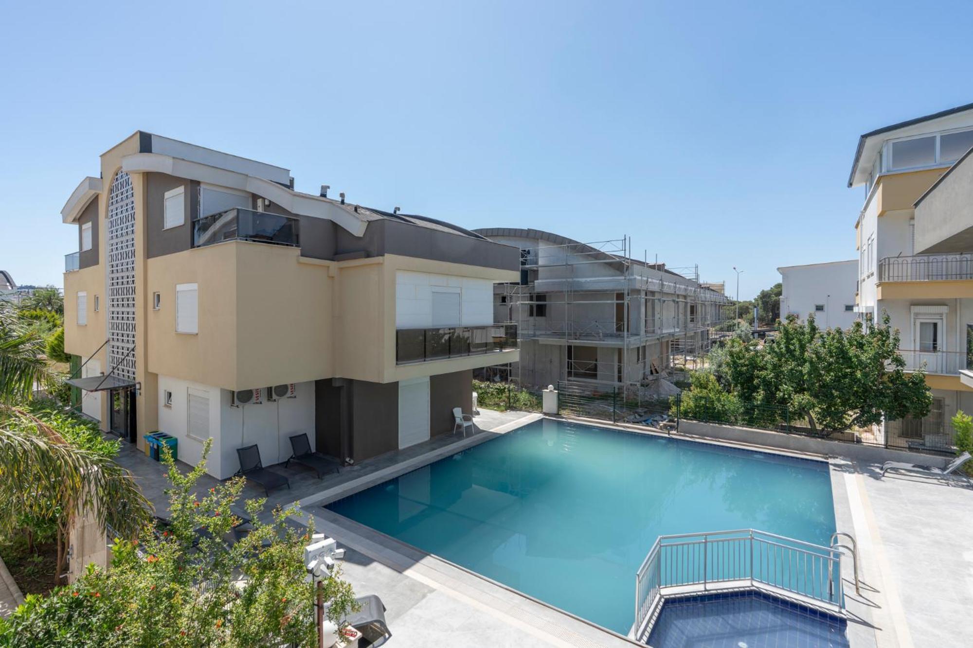 Lara Homes Анталія